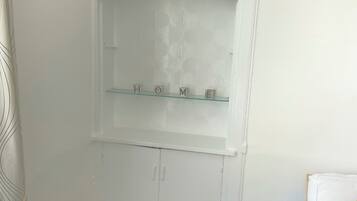 Apartment, 1 Queen Bed | Interior