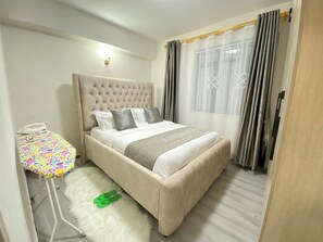 3 bedrooms, iron/ironing board, travel crib, free WiFi