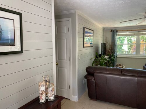 5/2 Pool Cottage, Walk to Beach close to Mayo