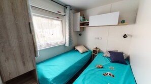 3 bedrooms, travel cot, WiFi, bed sheets - Havre de Paix au Camping les Oyats Seignosse Dans Notre Mobil Home Solaire 8p (Seignosse)