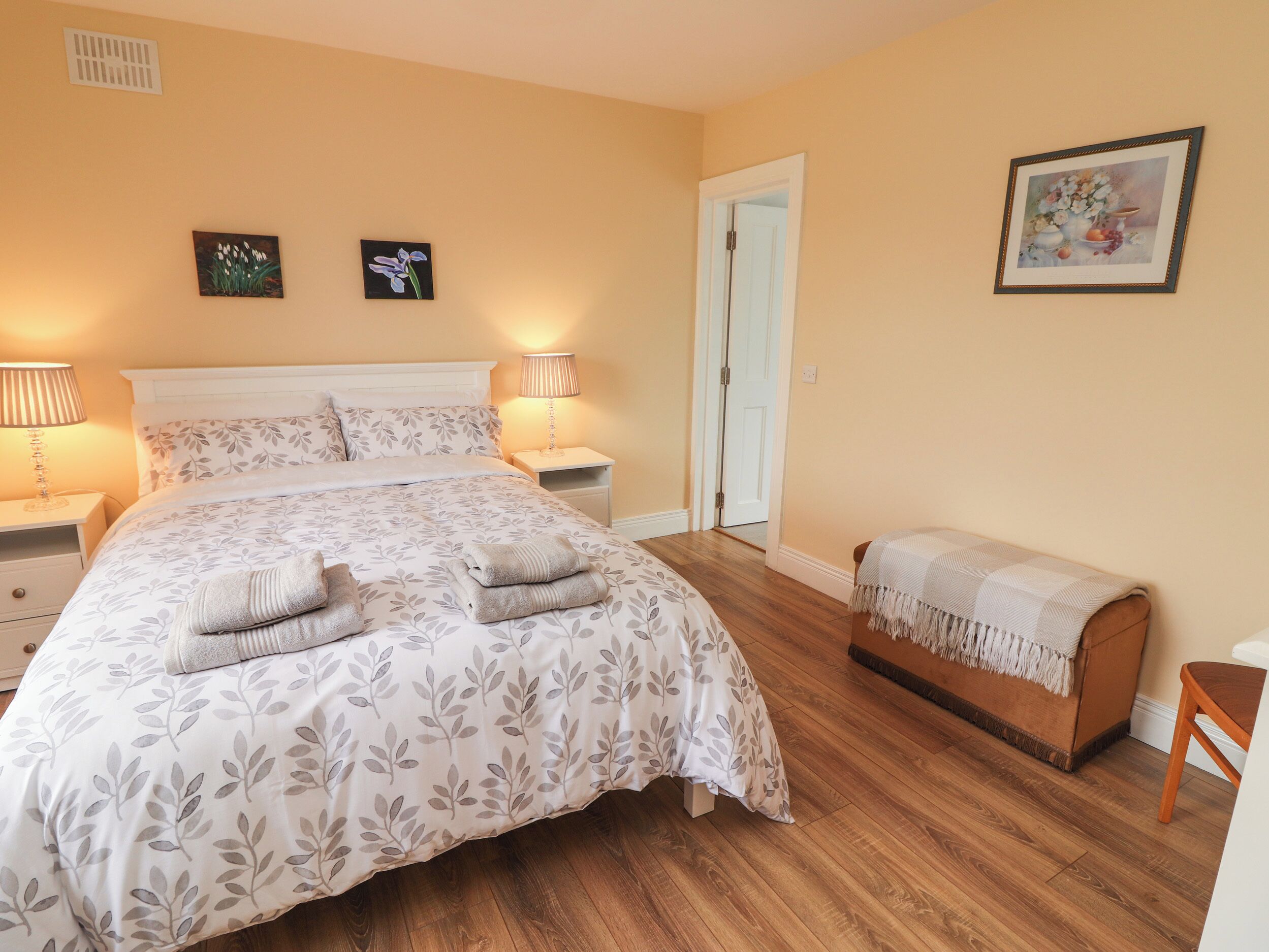 3 bedrooms, individually decorated, individually furnished, free WiFi