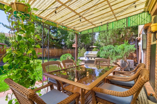 Outdoor dining
