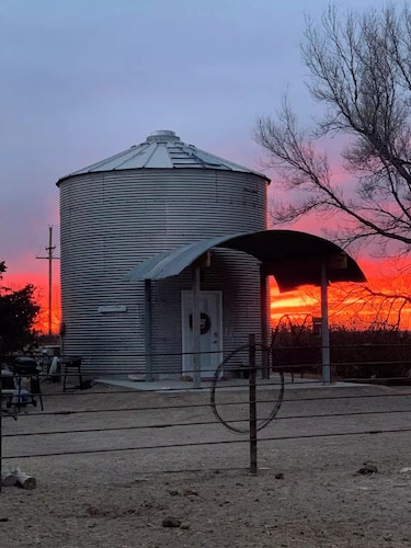 Brent & Jean's Grain Bin Inn Barn