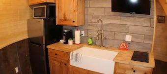 Brent & Jean's Grain Bin Inn Barn