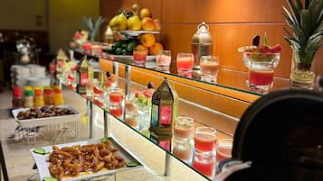 2 restaurants, breakfast, lunch, dinner served; Persian/Iranian cuisine