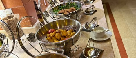 2 restaurants, breakfast, lunch, dinner served; Persian/Iranian cuisine