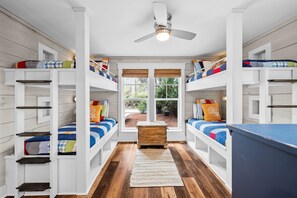 4 chambres, fer et planche à repasser, Wi-Fi gratuit, draps fournis