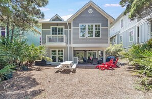 Outdoor dining - “She’s the One”; fantastic Seacrest Beach home on nature trail, 4 adult bikes! (Rosemary Beach)
