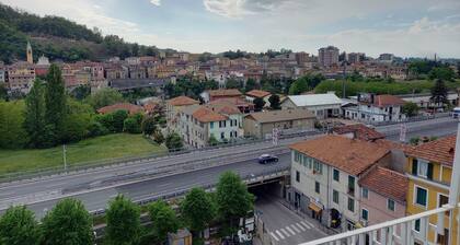 5 minutes from SERRAVALLE DESIGNER OUTLET, Serravalle Apartment