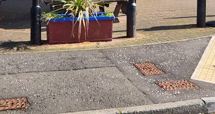 Apartment - Largs - Sleeps 4 - Pet Friendly