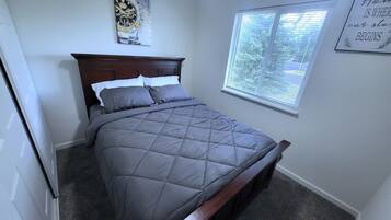 4 bedrooms, WiFi, bed sheets