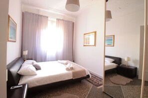 1 chambre, fer et planche à repasser, accès au Wi-Fi (inclus)