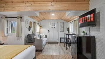 1 chambre, fer et planche à repasser, accès au Wi-Fi (inclus)