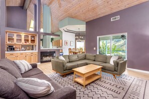 Smart TV, table tennis, stereo - Top 1 HOME! Your Dream VACATION is here! (Three Rivers)