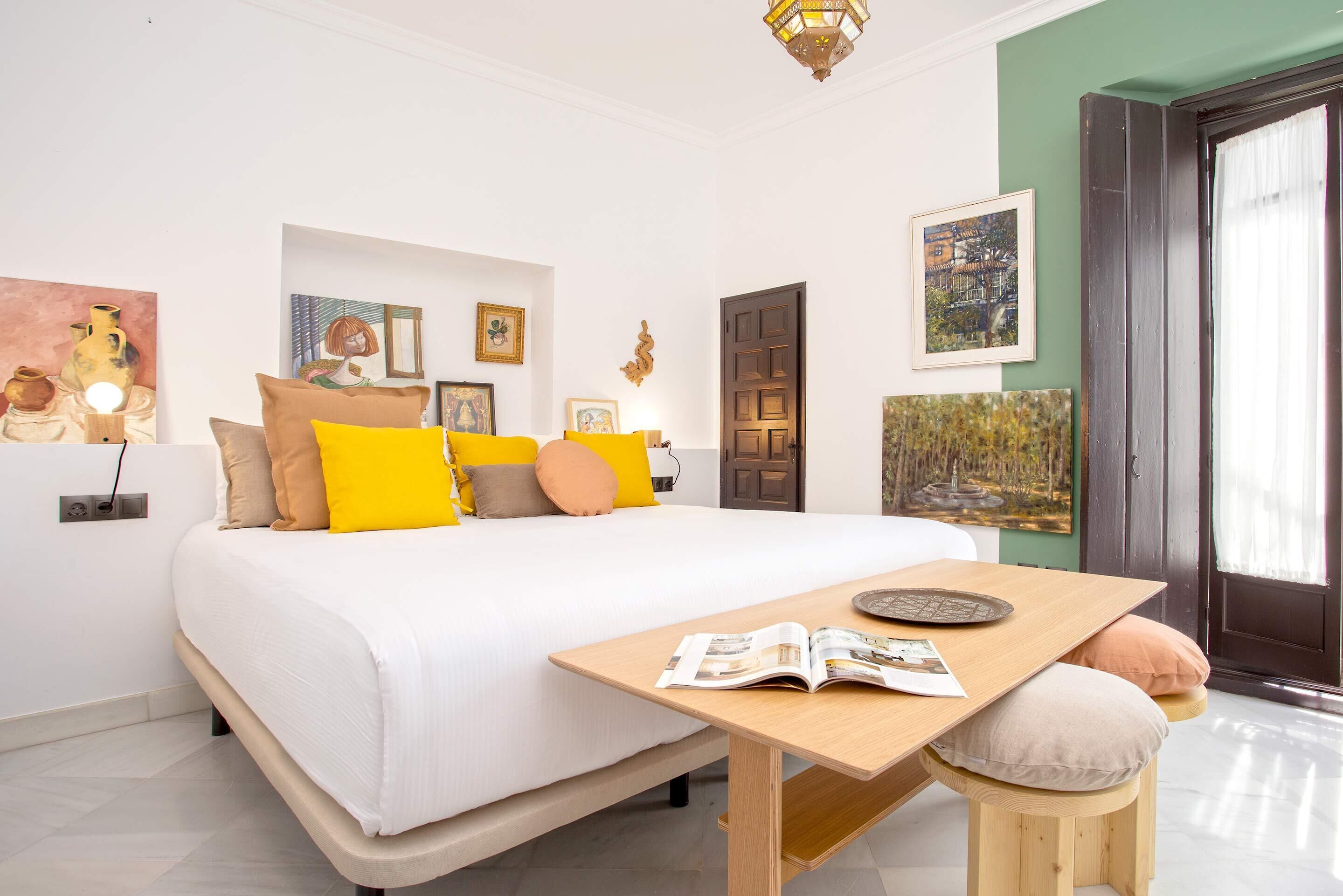 6 slaapkamers, een strijkplank/strijkijzer, wifi, beddengoed