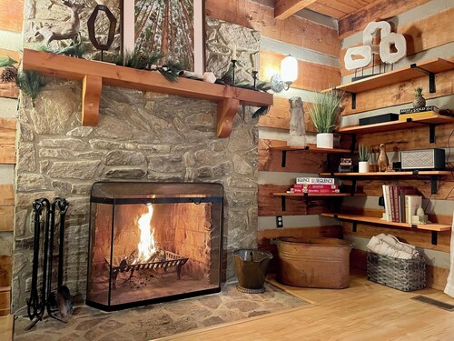 Cedarbank • Cabin in Virginia Wine Country