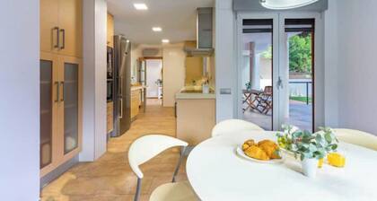 Cozy Villa in Alicante with swimming pool and barbecue