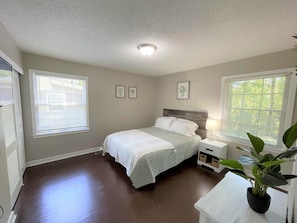 4 bedrooms, iron/ironing board, travel cot, free WiFi - The Bungalow / Artsy • Eclectic • Urban • Boutique (Center Point)