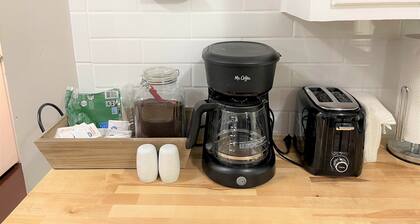 The Bungalow / Artsy • Eclectic • Urban • Boutique