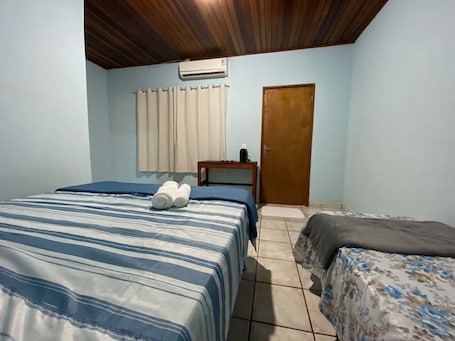Free WiFi, bed sheets. Hospedagem Santiago do Norte