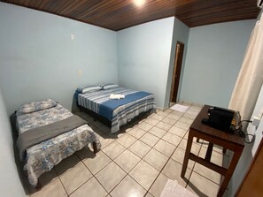 Free WiFi, bed sheets - Hospedagem Santiago do Norte  (Paranatinga)