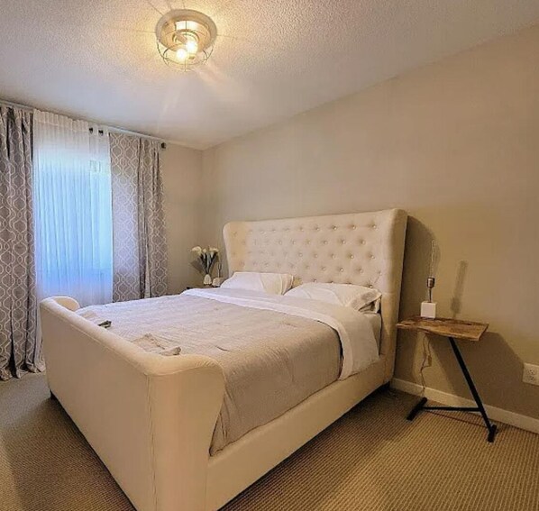 4 bedrooms, iron/ironing board, free WiFi, bed sheets