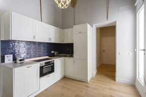 Frigorifero, microonde, forno, lavastoviglie