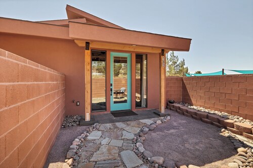 River Rock Studio w/private courtyard, 20 minutes to Zion