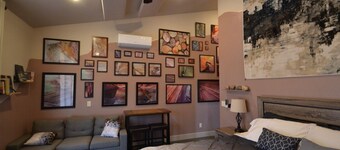 River Rock Studio w/private courtyard, 20 minutes to Zion