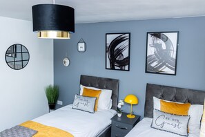 House | 2 bedrooms, iron/ironing board, free WiFi, bed sheets
