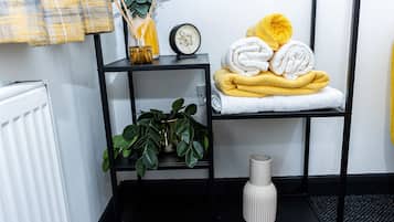 House | Bathroom | Combined shower/tub, deep soaking tub, hair dryer, towels