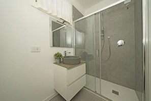 Villa | 3 bedrooms - Villa Prestige 17 by Wonderful Italy (Sirmione)