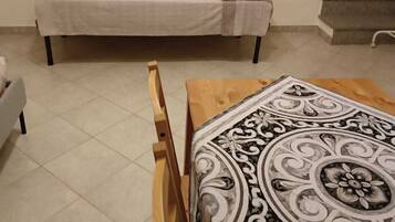 1 bedroom, desk, WiFi, bed sheets