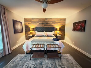 2 bedrooms, desk, iron/ironing board, WiFi
