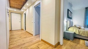 2 makuuhuonetta, silitysrauta/-lauta, ilmainen Wi-Fi, vuodevaatteet