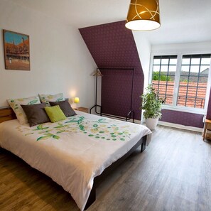 1 habitación, tabla de planchar con plancha, wifi y ropa de cama 
