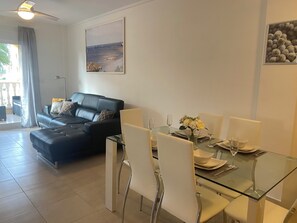 تلفزيون ذكي، كُتُب، ستيريو