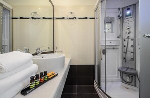 Bathroom - Aeolis Boutique Hotel (Naxos Chora)