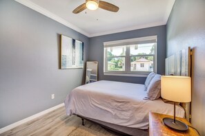 1 habitación, tabla de planchar con plancha, internet y ropa de cama 