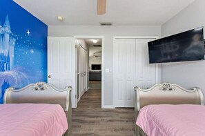 4 habitaciones, tabla de planchar con plancha, wifi y ropa de cama 