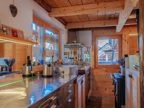 Fridge, oven, dishwasher, toaster