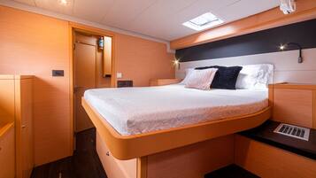 4 bedrooms, WiFi, bed sheets