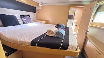 4 bedrooms, WiFi, bed sheets
