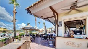 Outdoor dining - Private Beach Resort Condo, Hutchinson Island, FL (Fort Pierce)
