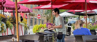 House in Quaint Neighborhood near Downtown Milwaukee Pet-Friendly!