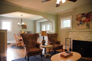 Smart TV, fireplace, stereo