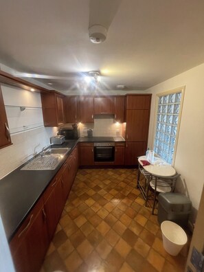 Leilighet | Eget kjøkken | Kjøleskap, mikrobølgeovn, ovn og kokeplater