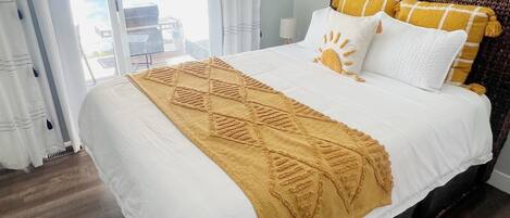 4 habitaciones, tabla de planchar con plancha, wifi y ropa de cama