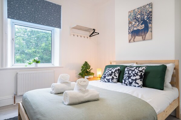3 bedrooms, iron/ironing board, free WiFi, bed sheets