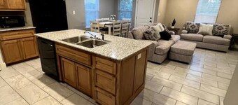 New Luxury 3 Bed 2 1/2 Bath Duplex